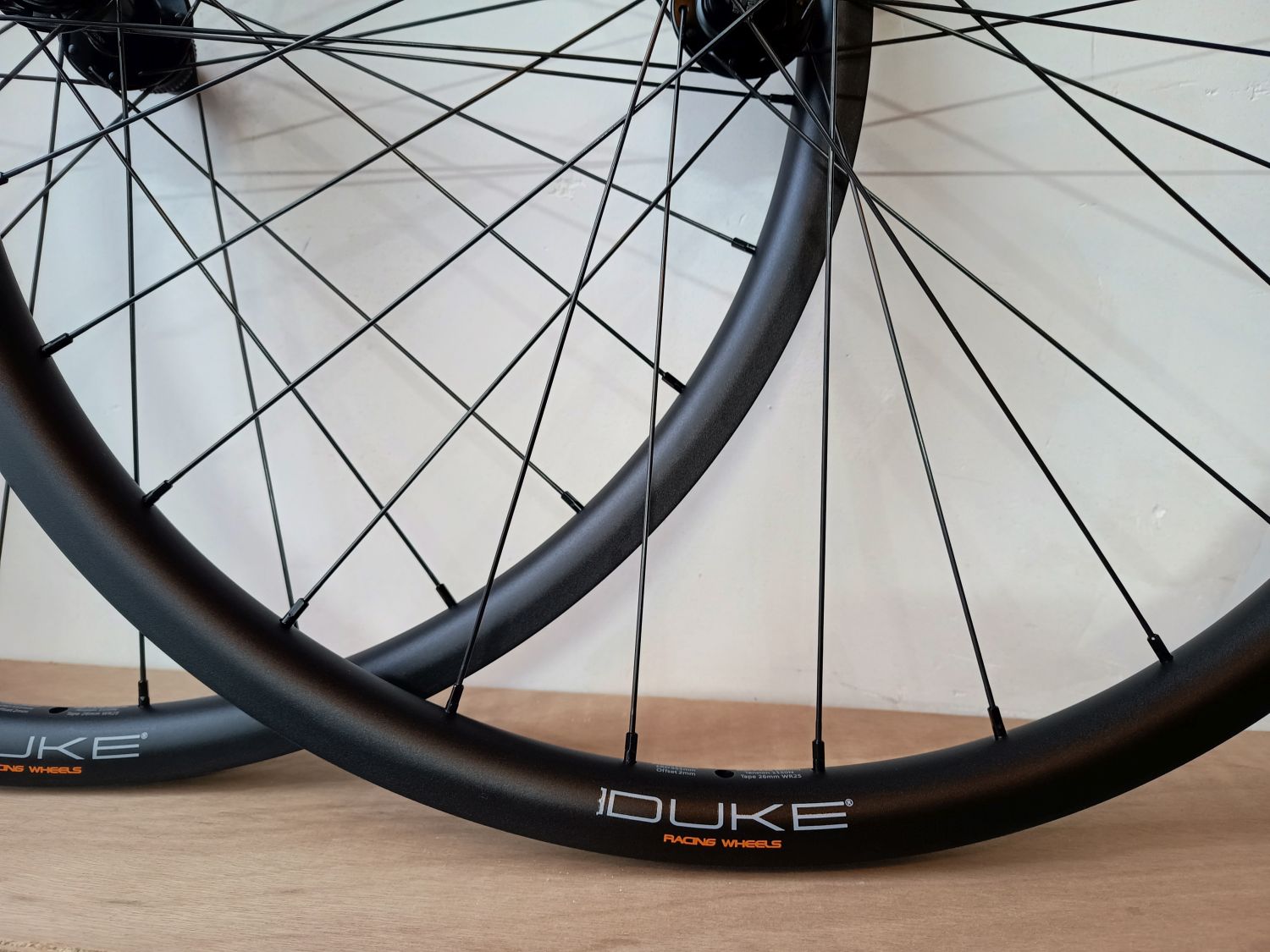 Wielset RSD3.0 CL met Duke World Runner X25 Disc - Afbeelding 2