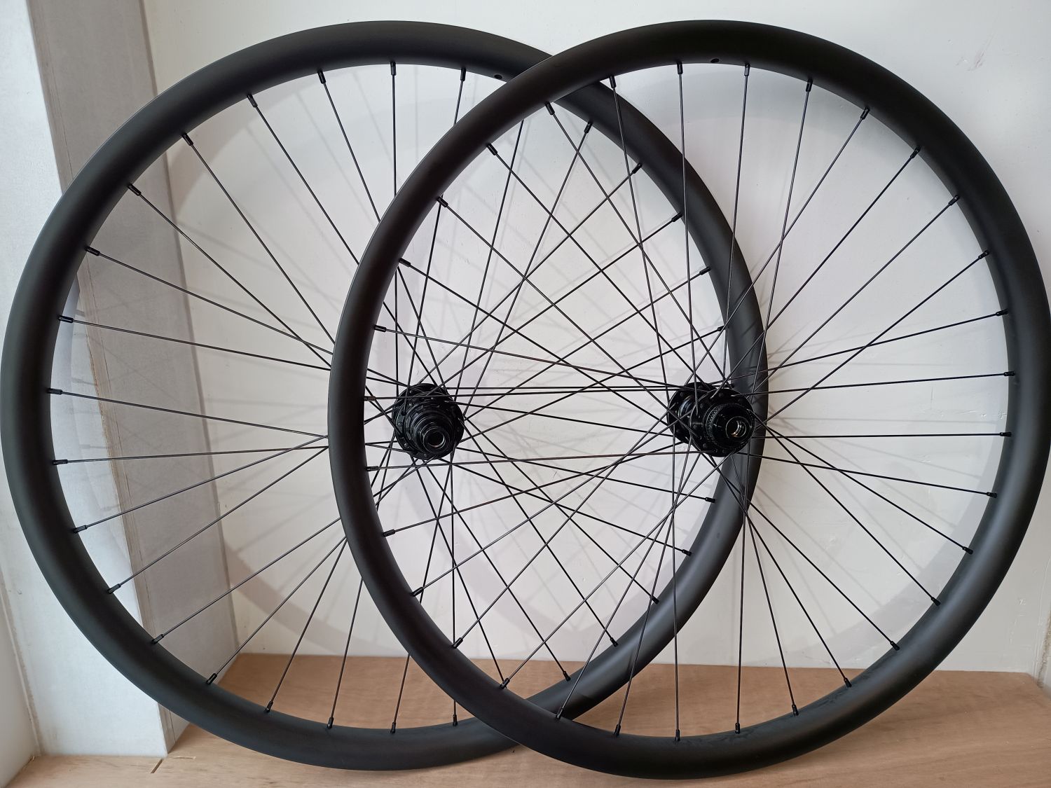 Wielset Disc Carbon Gravel 30mm hoog 24mm inwendig hooked