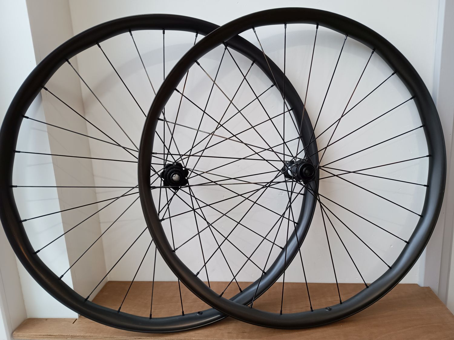 Wielset MTB 29" Carbon Wave 30mm inwendige breedte met DT Swiss SP CL naven